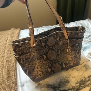 Michael Kors shoulder bag in snakeskin print